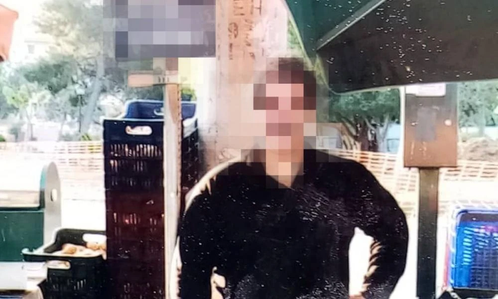 Νέο φωτογραφικό υλικό από τη δράση του 51χρονου με το κατσαβίδι στο Κορωπί (βίντεο)